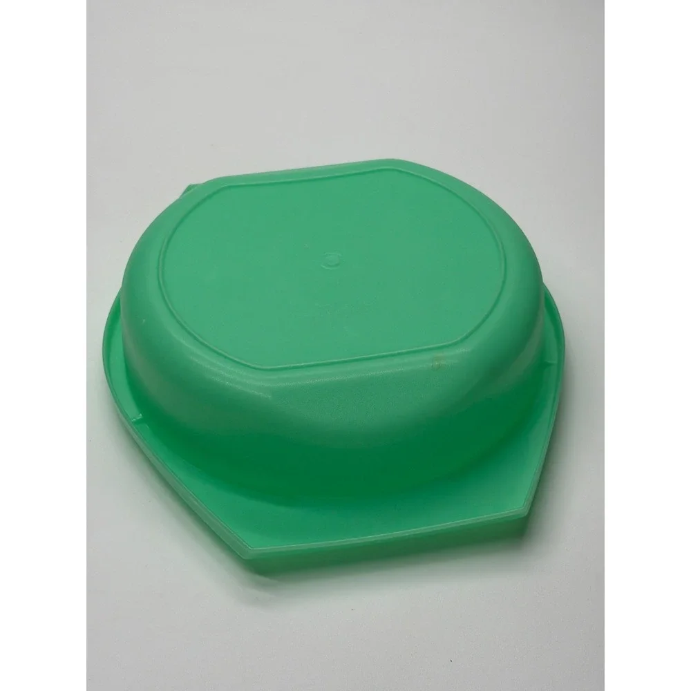 Vintage Tupperware Green Grater Slicer Lid 787-3 and Bowl 786-4 Set USA Made 516